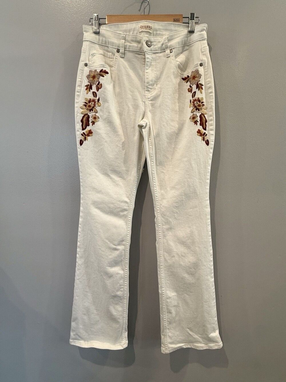 Shyanne Jeans Aria White Embroidered Boho Western Cowgirl 30x34 Southwestern